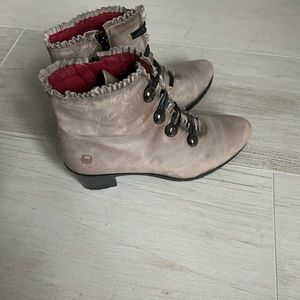 Jose Sanchez booties